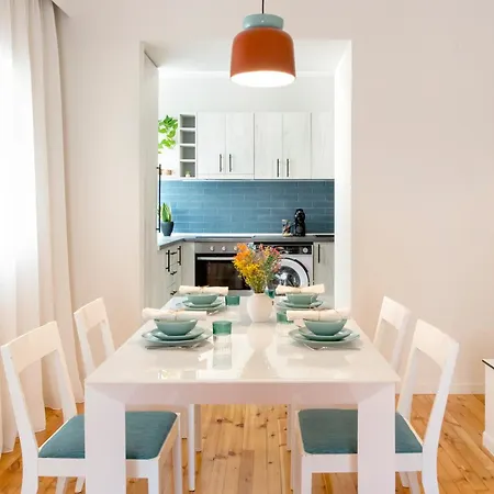 Unique Sunny Post Modern *